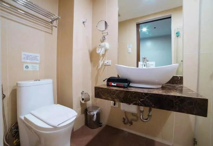 Fotos del hotel Reddoorz Premium @ West Avenue Quezon City:  19