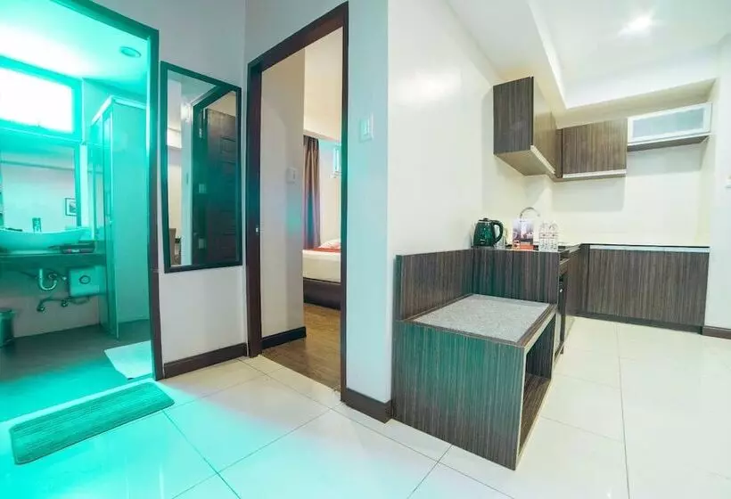 Fotos del hotel Reddoorz Premium @ West Avenue Quezon City:  16