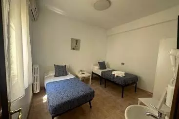 Hostal Arrate - Madrid