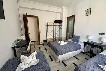 Hostal Arrate - Madrid