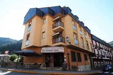 Hostal Restaurante Méndez El Guardia - Villafranca del Bierzo