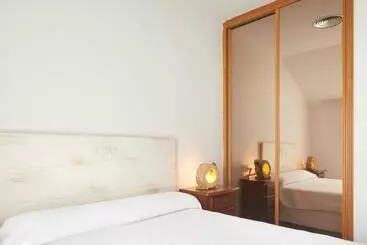 回力球酒店 - Leiza