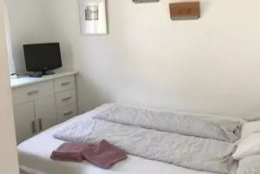 Kerti Franciaágyas Apartman - Vac