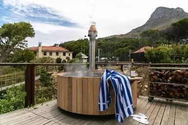 Camps Bay Retreat - Cape Town