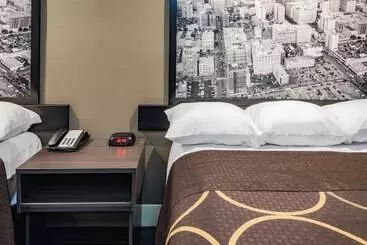 Super 8 By Wyndham North Hollywood - North Hollywood