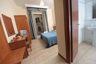 Cesar Palace Guesthouse - Rome