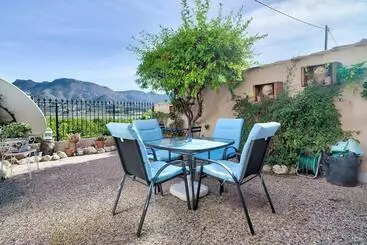 Casa Rural Con Jacuzzi Y Chimenea En Paraje único   La Casa Del Pino - Blanca