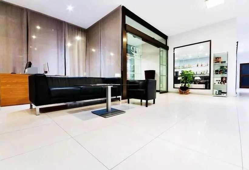 Fotos del hotel Fontana Plaza:  5