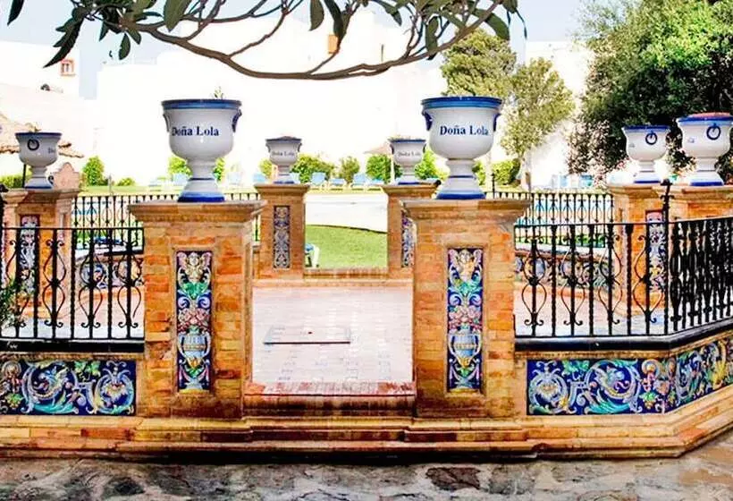 Fotos del hotel Doña Lola Zahara:  7