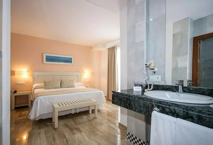 Fotos del hotel Doña Lola Zahara:  9