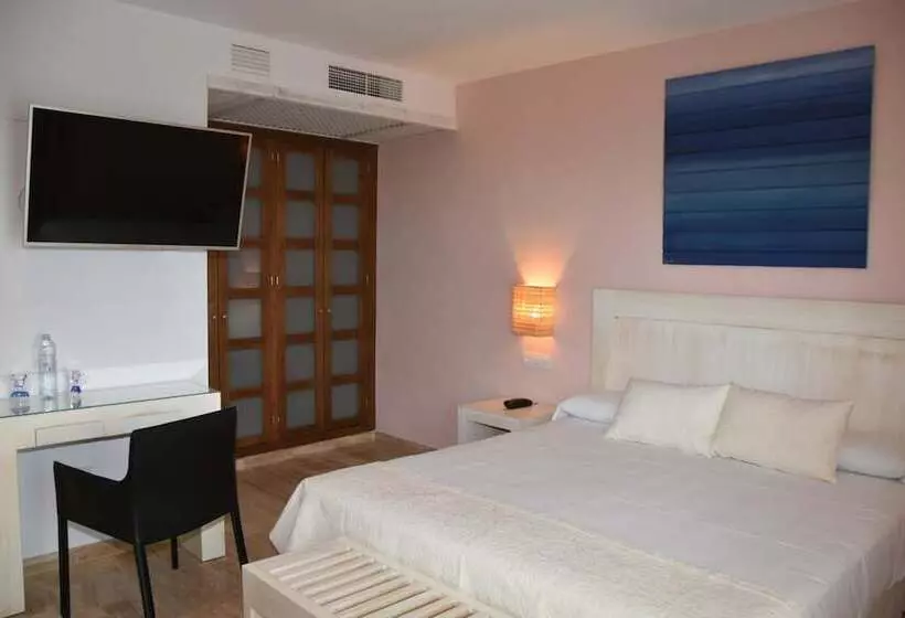 Fotos del hotel Doña Lola Zahara:  14