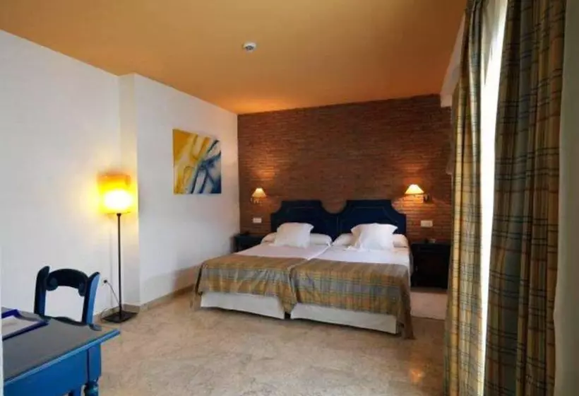 Fotos del hotel Doña Lola Zahara:  18