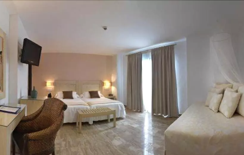 Fotos del hotel Doña Lola Zahara:  22