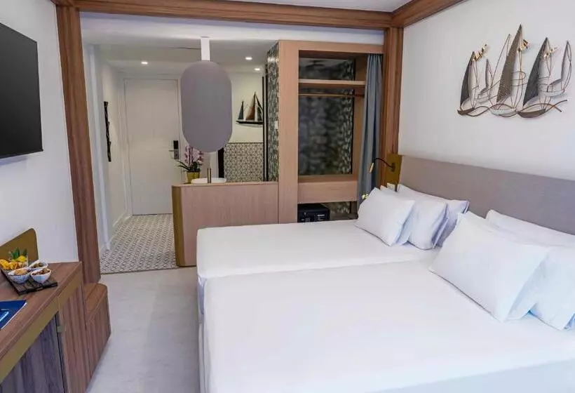 Fotos del hotel City House Rías Altas:  1