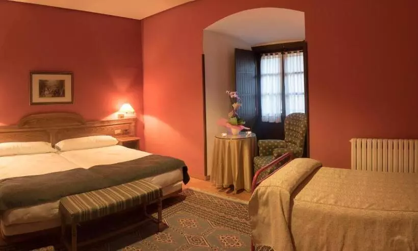 Fotos del hotel Hostería Del Monasterio De San Millan:  2