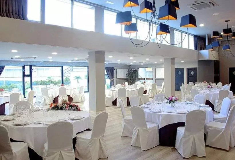 Fotos del hotel Tres Reyes Pamplona:  6