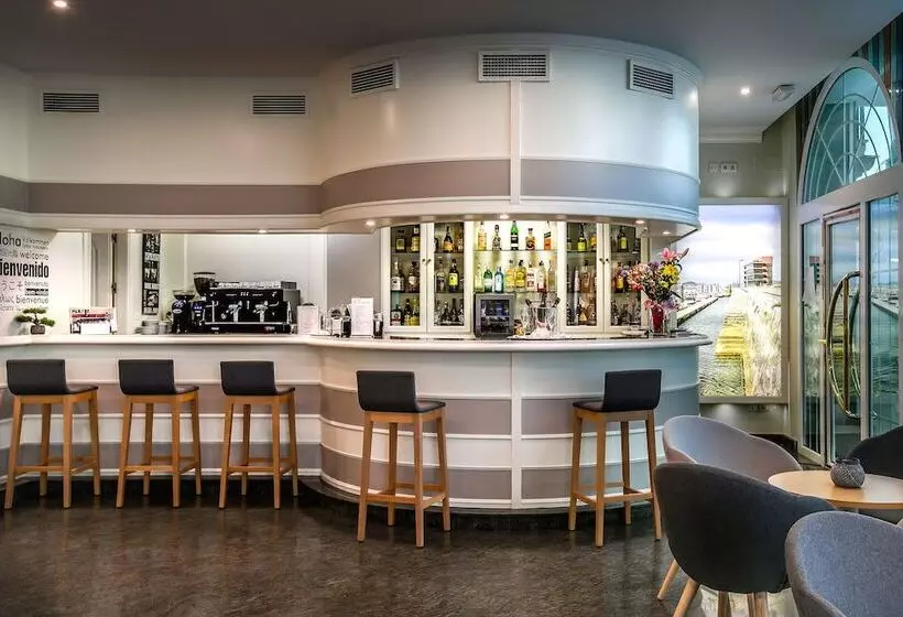 Fotos del hotel Villa De Laredo:  4