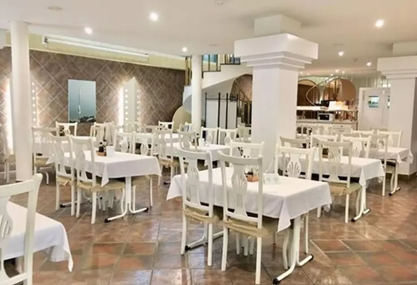 Fotos del hotel Villa De Laredo:  3