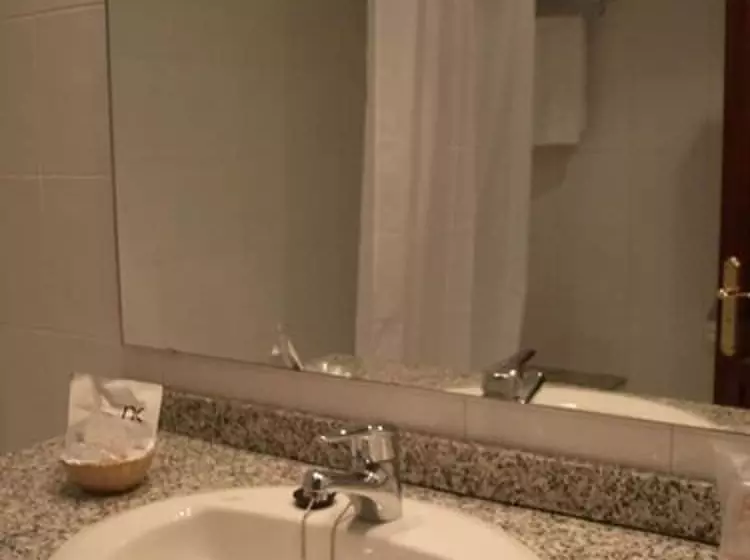 Fotos del hotel Sis Pins:  12