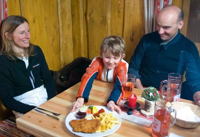 Fotos del hotel Familienhotel Sonngastein:  2