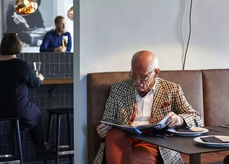 Fotos del hotel Monsieur Ernest:  23