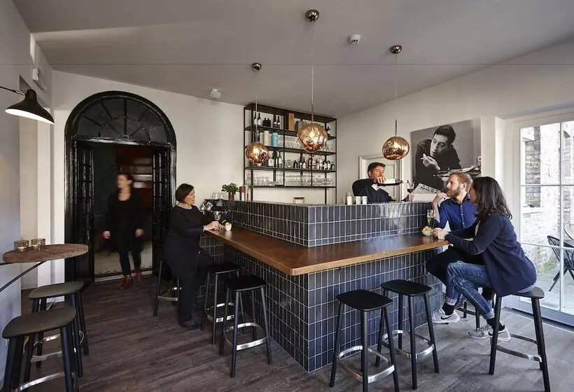 Fotos del hotel Monsieur Ernest:  4