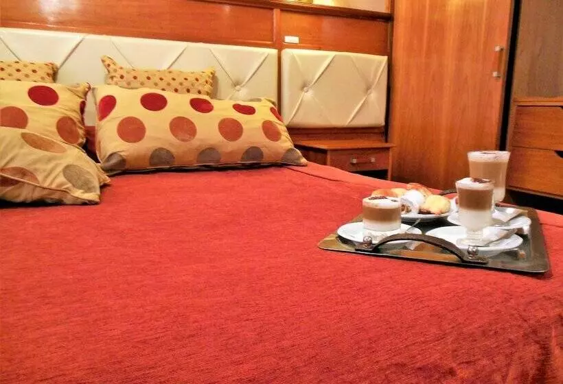 Fotos del hotel Sheltown:  16