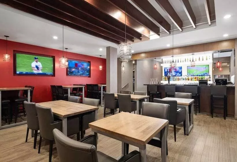 Fotos del hotel Holiday Inn Calgary Airport, An Ihg:  13