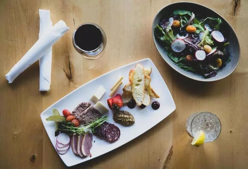 Fotos del hotel Sawridge Inn & Conference Centre Jasper:  11