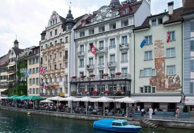 Fotos del hotel Des Alpes:  9