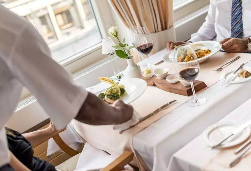 Fotos del hotel Metropole Swiss Quality:  8