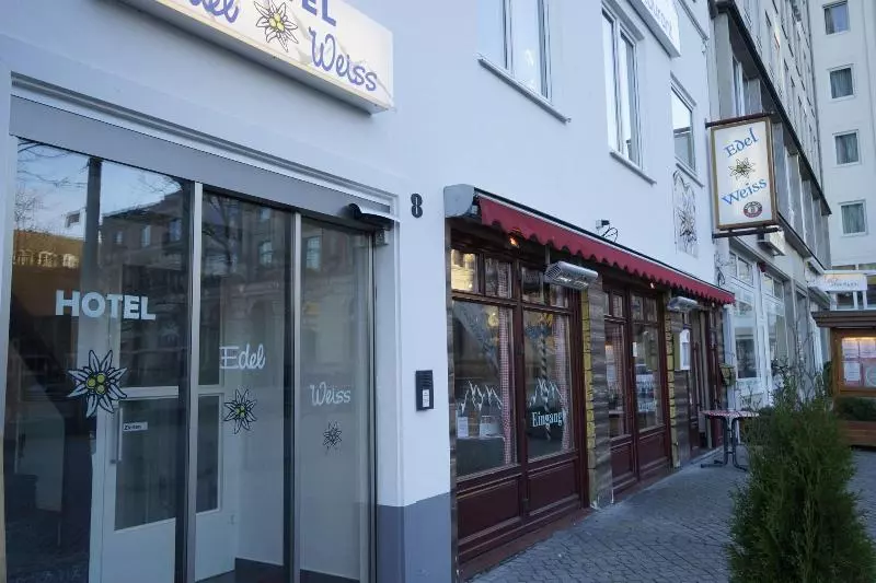 Fotos del hotel Edel Weiss:  12