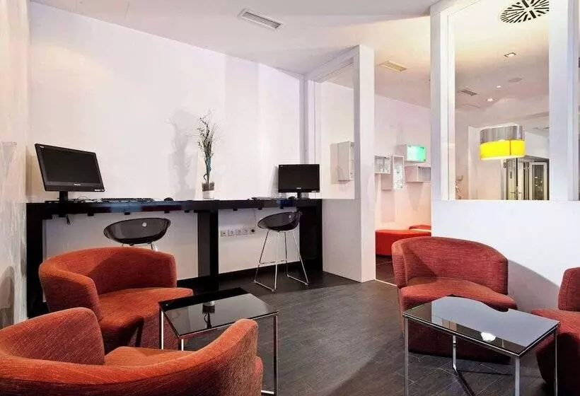 Fotos del hotel Wyndham Garden Duesseldorf City Centre Koenigsallee:  2