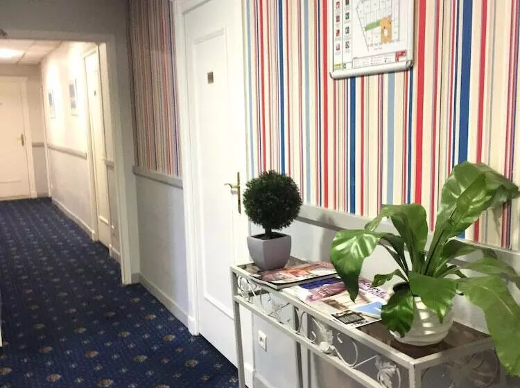 Fotos del hotel Ambassador:  11