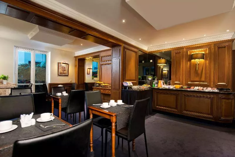 Fotos del hotel Melia Paris Champs Elysées:  26