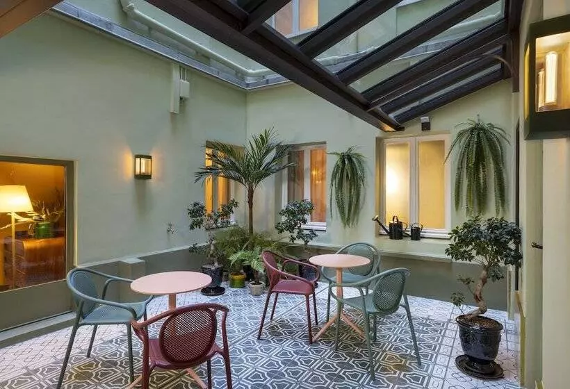 Fotos del hotel Hôtel Jardin De Cluny:  3