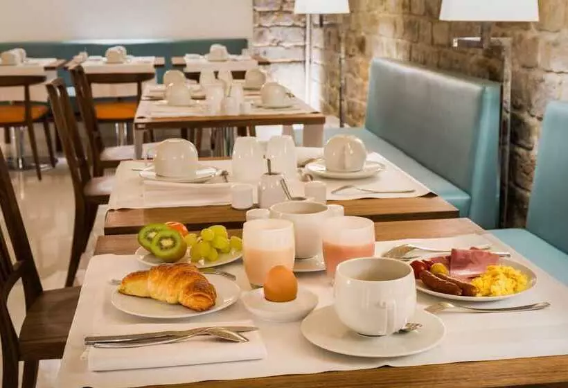 Fotos del hotel Hôtel Jardin De Cluny:  14