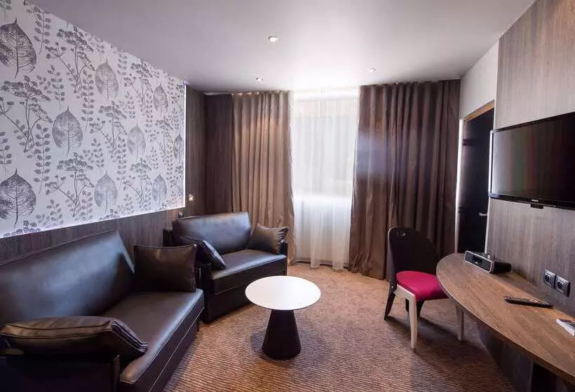 Fotos del hotel Best Western Premier Le Patio Des Artistes Wellness Jacuzzi:  24