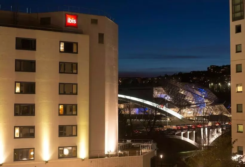 Ibis Lyon Gerland Musée Des Confluences