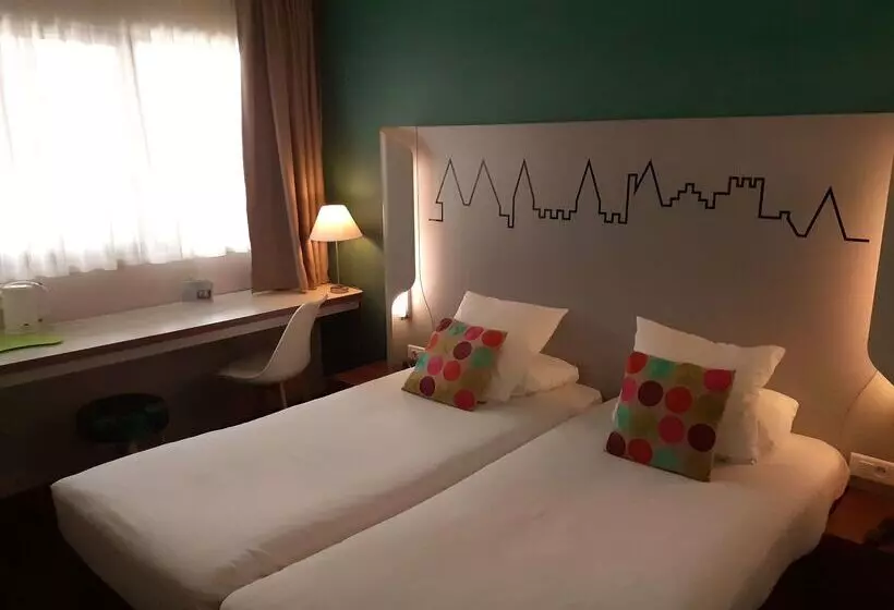 Fotos del hotel Kyriad Carcassonne Aéroport:  2