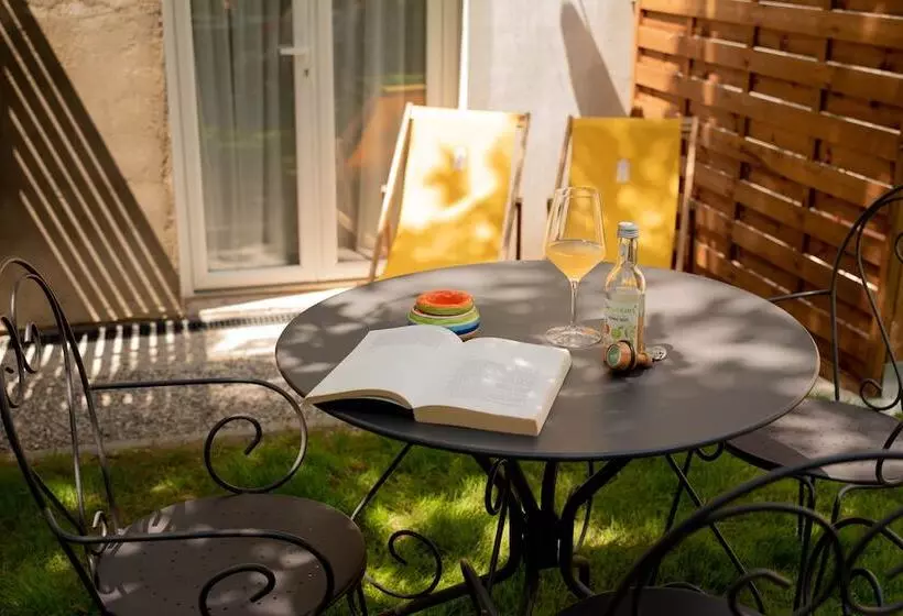 Fotos del hotel Hôtel Lacassagne:  9