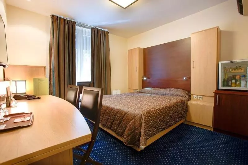 Fotos del hotel Terminus Montparnasse:  17