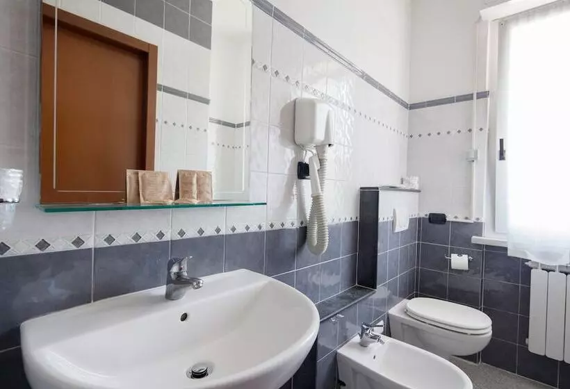 Fotos del hotel Nella:  14