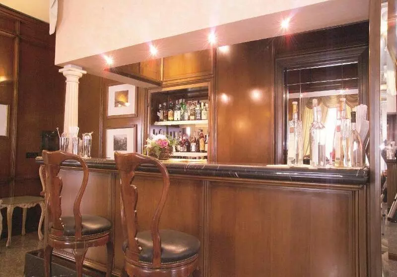 Fotos del hotel Colonna Palace:  11