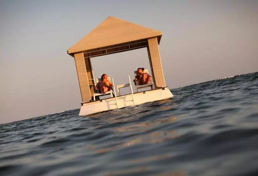 Fotos del hotel Puri Santrian:  14