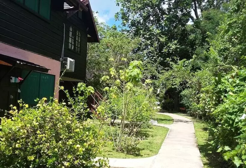 Fotos del hotel Firefly Beach Cottages And Suites:  11