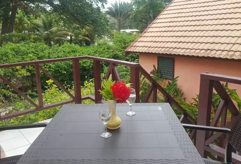 Fotos del hotel Firefly Beach Cottages And Suites:  2