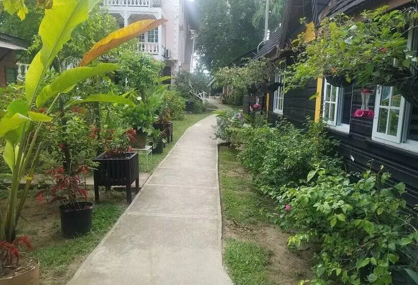 Fotos del hotel Firefly Beach Cottages And Suites:  15