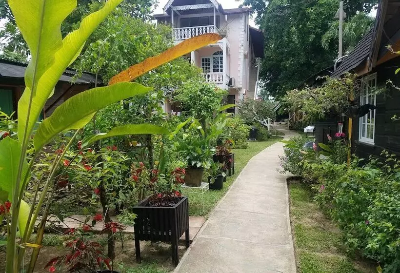 Fotos del hotel Firefly Beach Cottages And Suites:  4