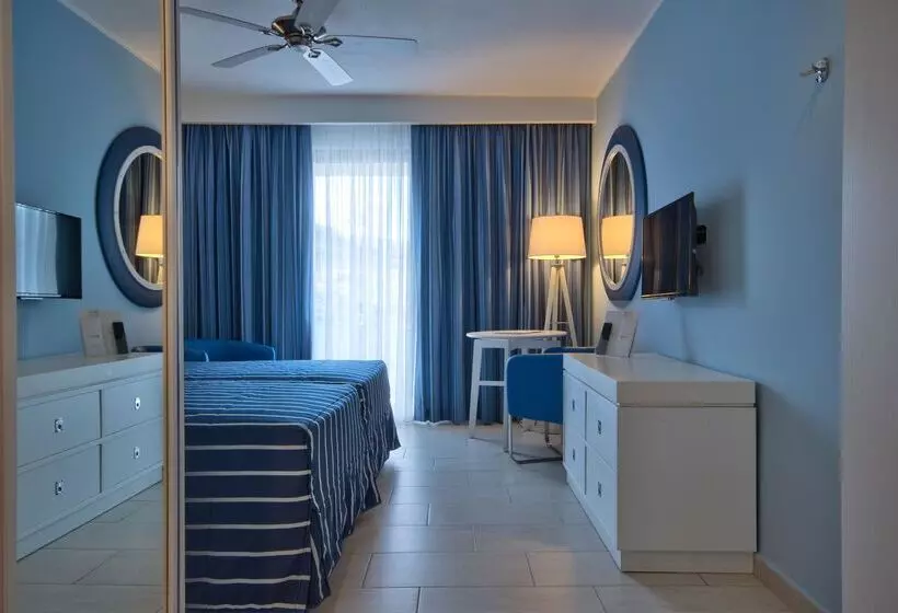 Db Seabank Resort + Spa All Inclusive